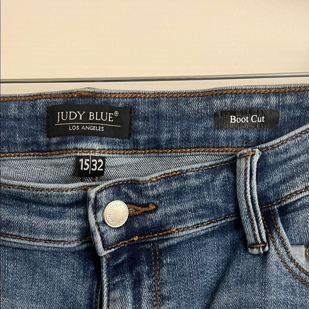 Judy Blue Medium Wash Flare Jeans - Picture 2 of 2